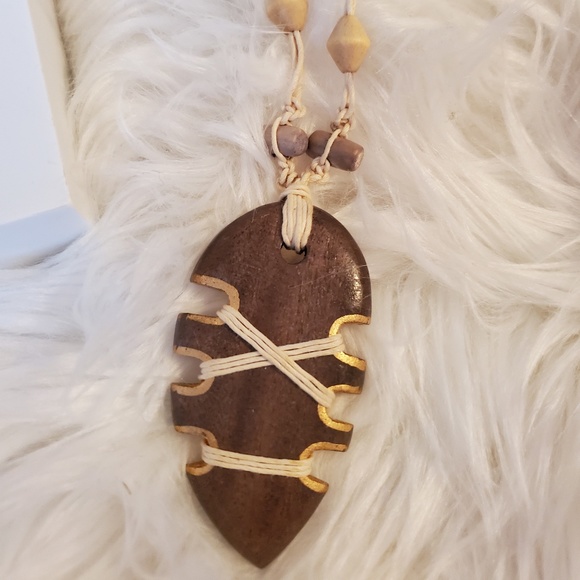 Beautiful Long Necklaces Bundle (Both Necklaces in the pictures included) - Picture 2 of 5